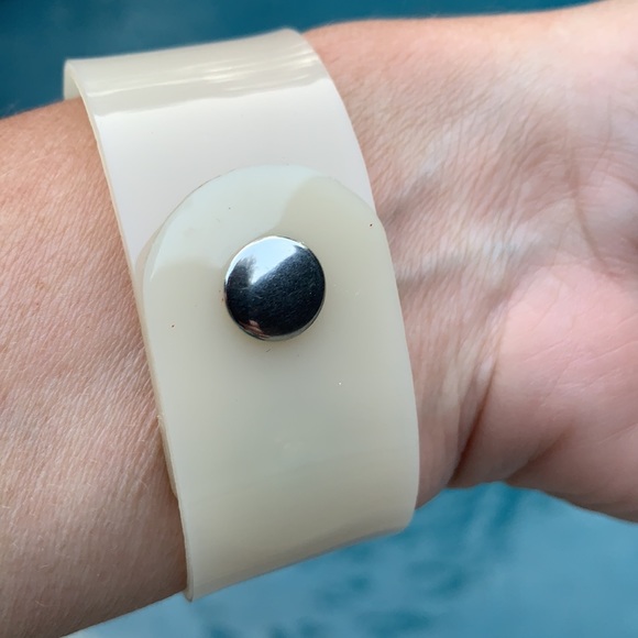 New Beautiful Star Fish Bracelet - Picture 5 of 6